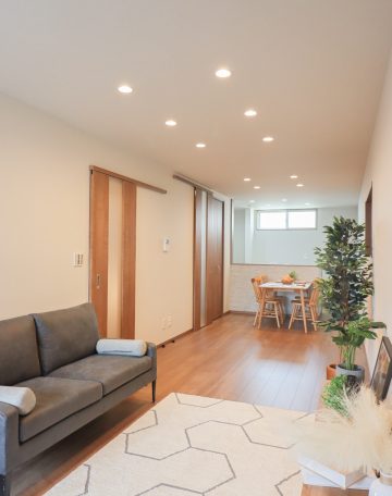 ワイドなインナーバルコニーでアウトドアリビングにも