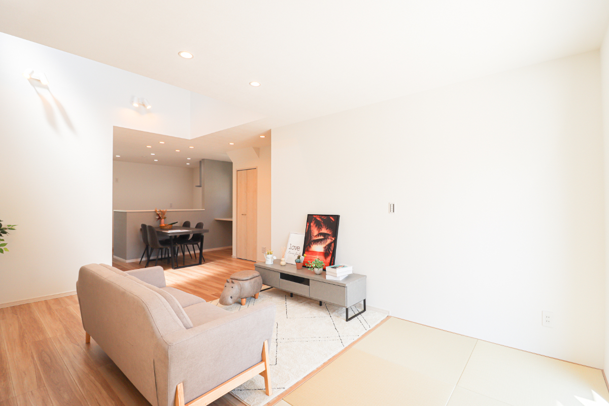 スッキリ角地！コミュニティ広がる15の家族の夢のまち！土地３２坪＆前道６ｍ！