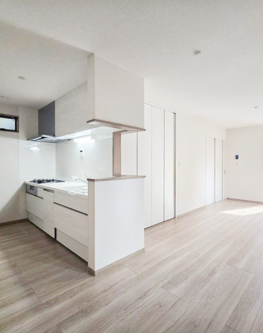 スッキリ角地!間口広々10.75m!京福山ノ内駅徒歩5分!🚃