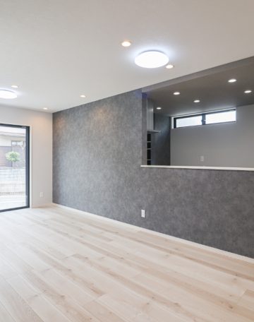 ぽかぽか南西角地！JR馬堀駅徒歩１０分で通勤・通学にも安心🚃